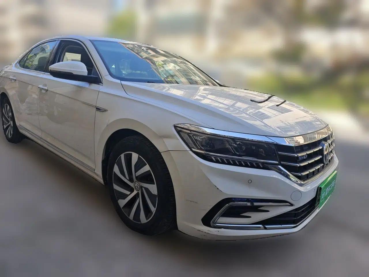 Volkswagen Passat New Energy 2020 430 PHEV Hybrid Luxury Edition China VI Standard — миниатюра 3