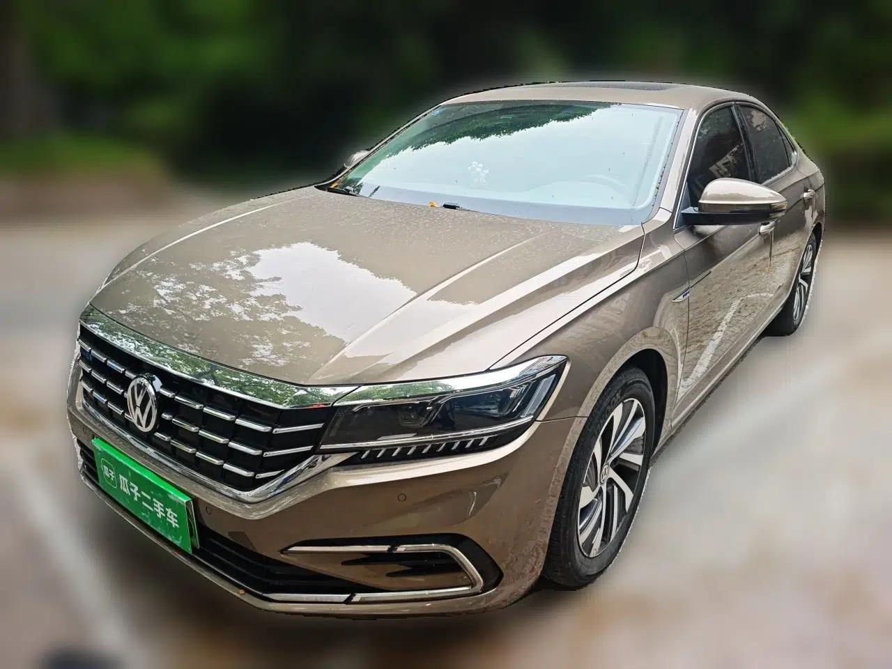 Volkswagen Passat New Energy 2020 430 PHEV Hybrid Luxury Edition China VI Standard — миниатюра 1
