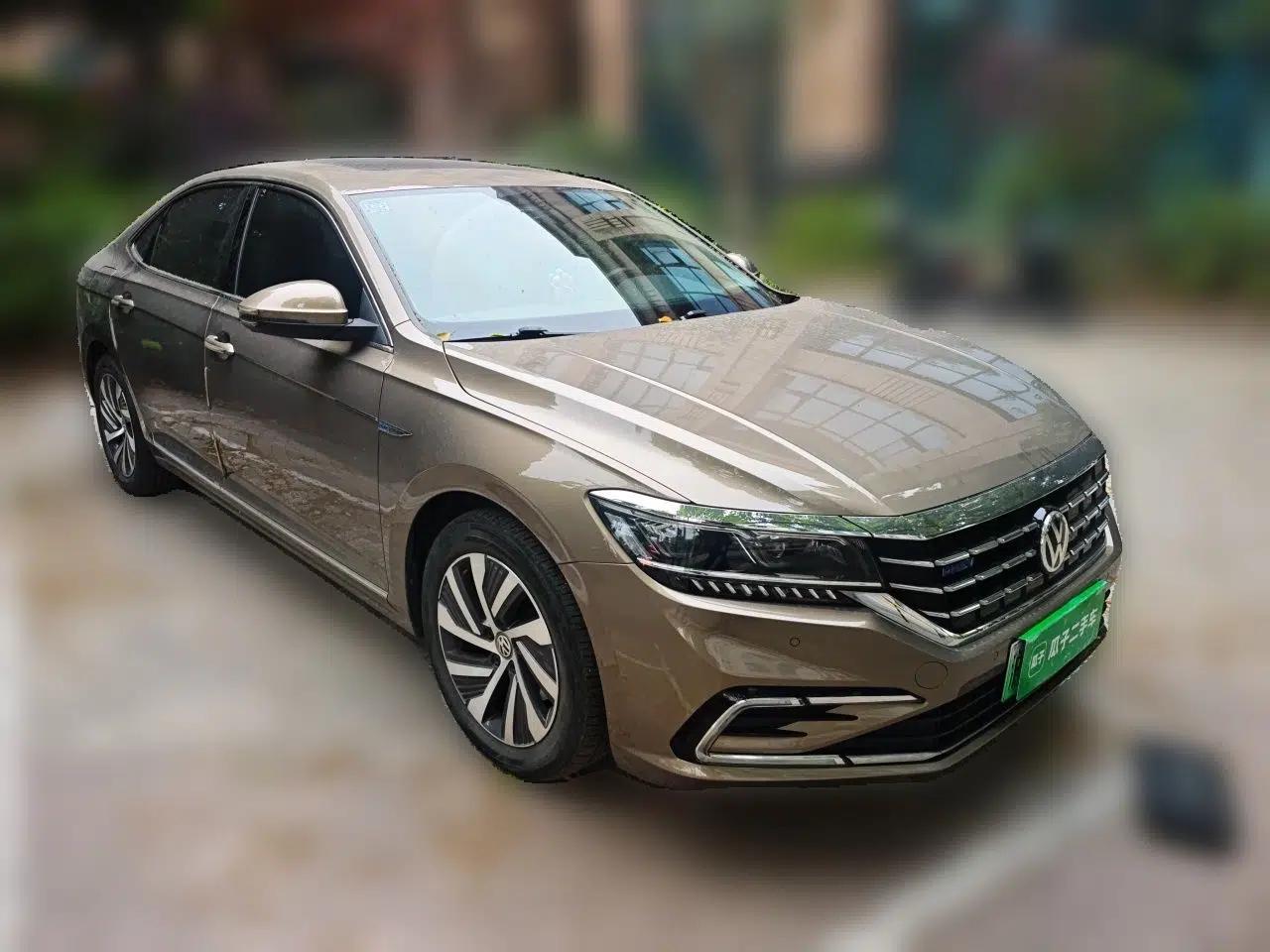 Volkswagen Passat New Energy 2020 430 PHEV Hybrid Luxury Edition China VI Standard — миниатюра 3