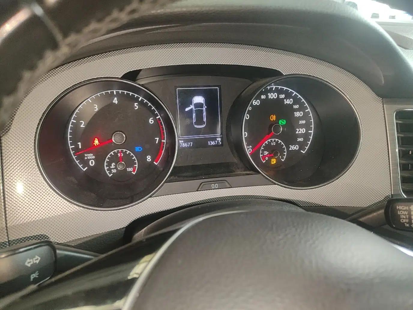 Volkswagen Golf Sportsvan 2016 230TSI Automatic Trend Edition — миниатюра 15