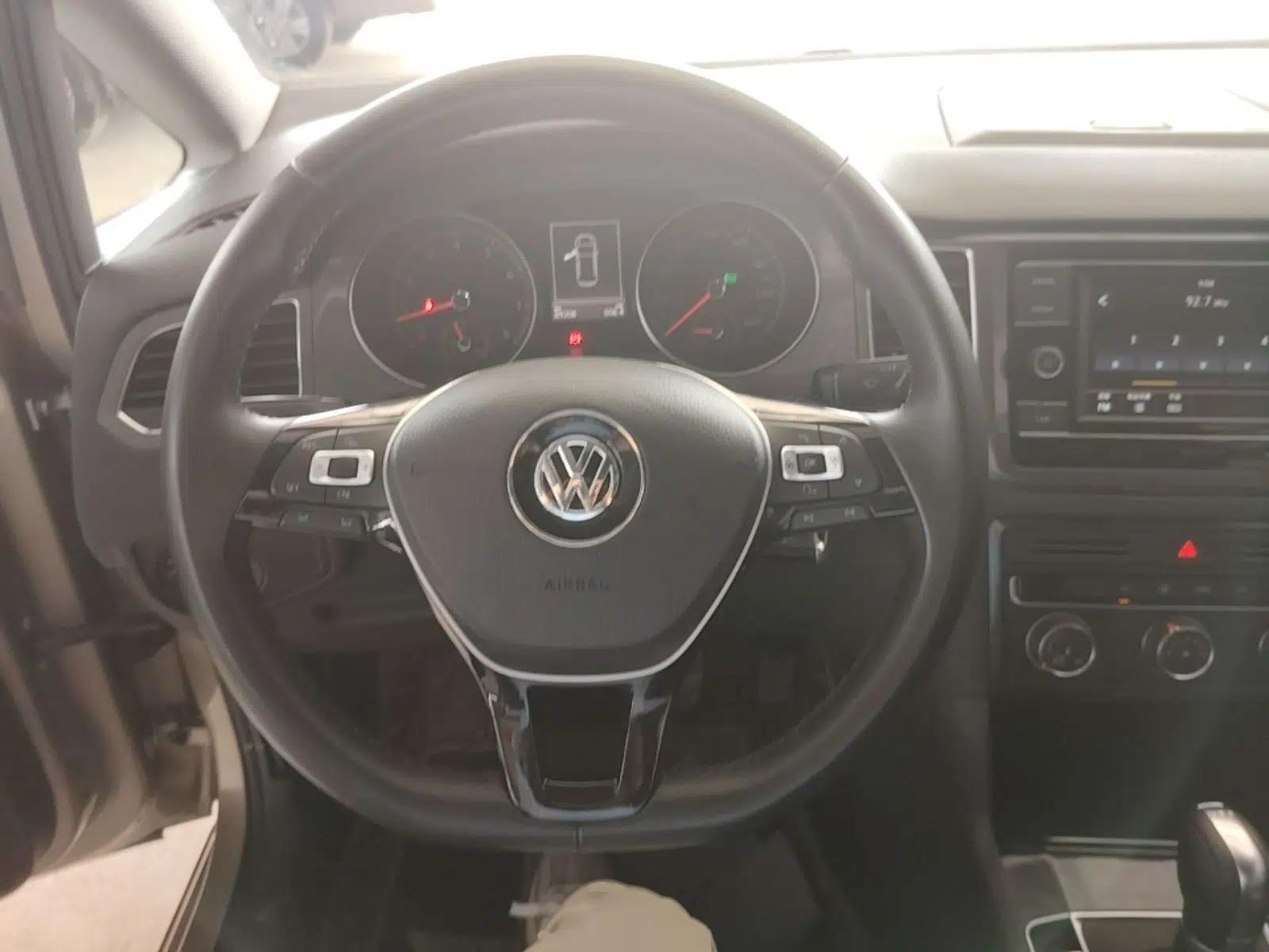 Volkswagen Golf Sportsvan 2018 230TSI Automatic Trend Edition — миниатюра 13