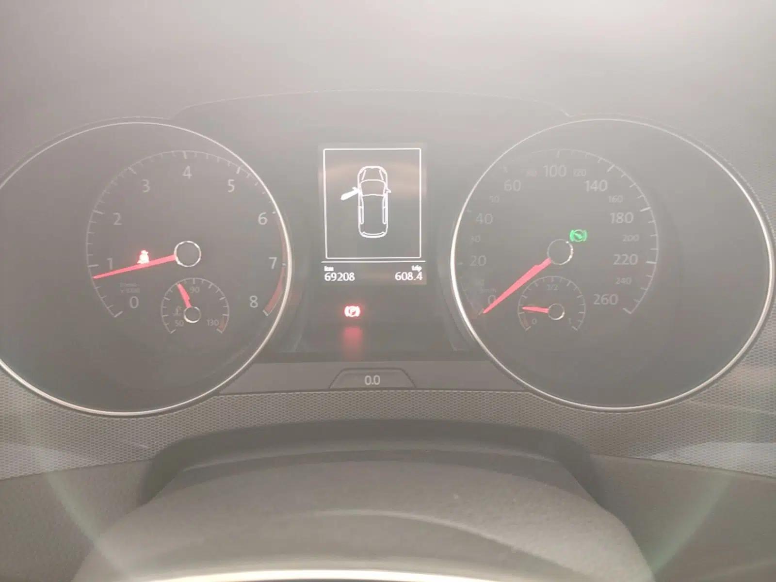 Volkswagen Golf Sportsvan 2018 230TSI Automatic Trend Edition — миниатюра 14