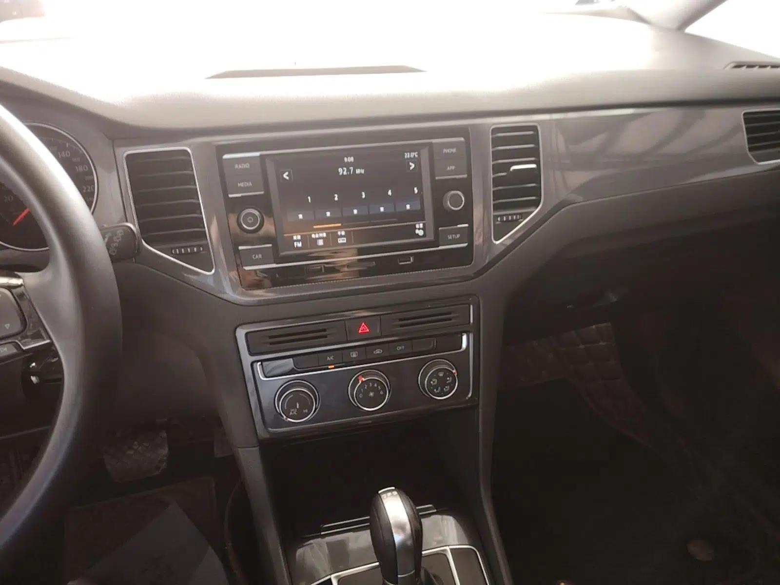 Volkswagen Golf Sportsvan 2018 230TSI Automatic Trend Edition — миниатюра 15