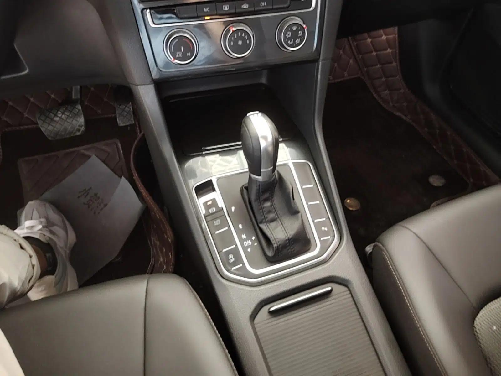 Volkswagen Golf Sportsvan 2018 230TSI Automatic Trend Edition — миниатюра 16