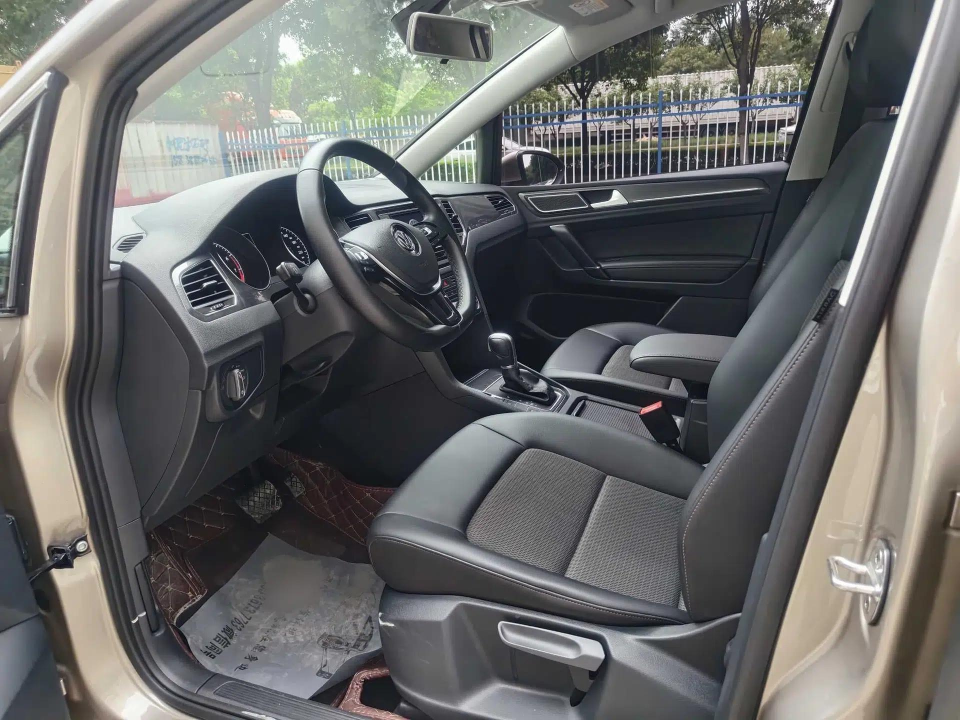 Volkswagen Golf Sportsvan 2018 230TSI Automatic Trend Edition — миниатюра 17