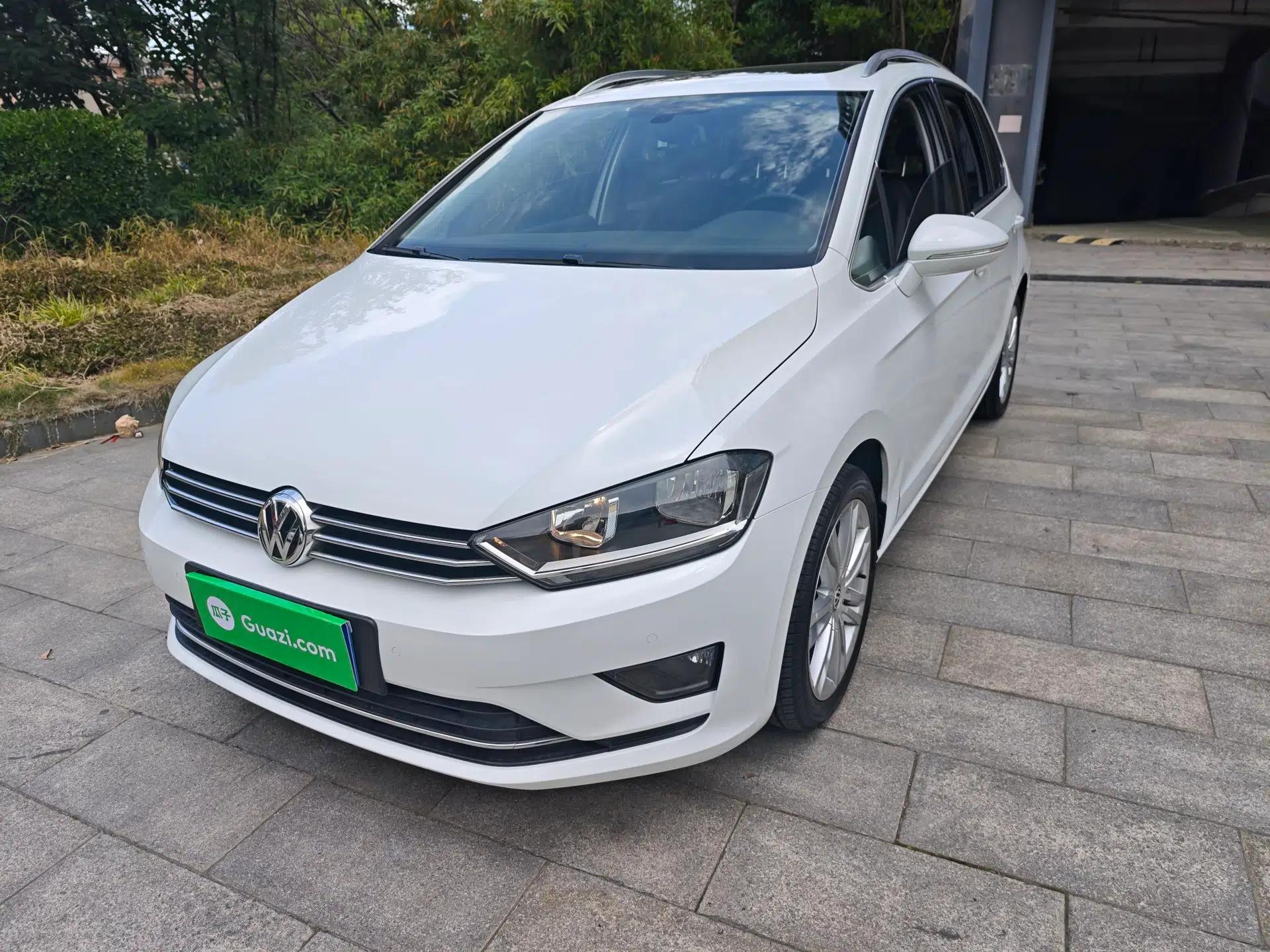 Volkswagen Golf Sportsvan 2016 280TSI Automatic Luxury Model — миниатюра 1