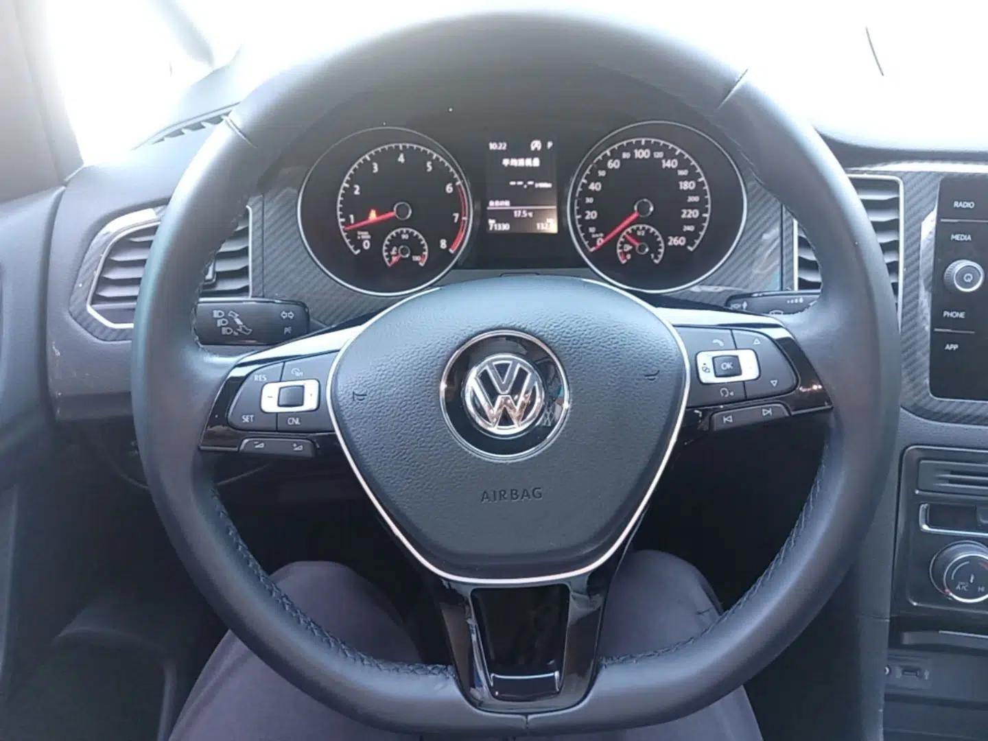 Volkswagen Golf Sportsvan 2016 280TSI Automatic Luxury Model — миниатюра 12