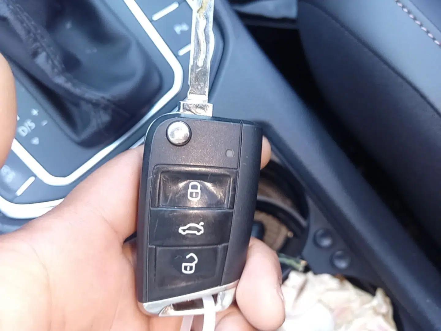 Volkswagen Golf Sportsvan 2016 280TSI Automatic Luxury Model — миниатюра 19