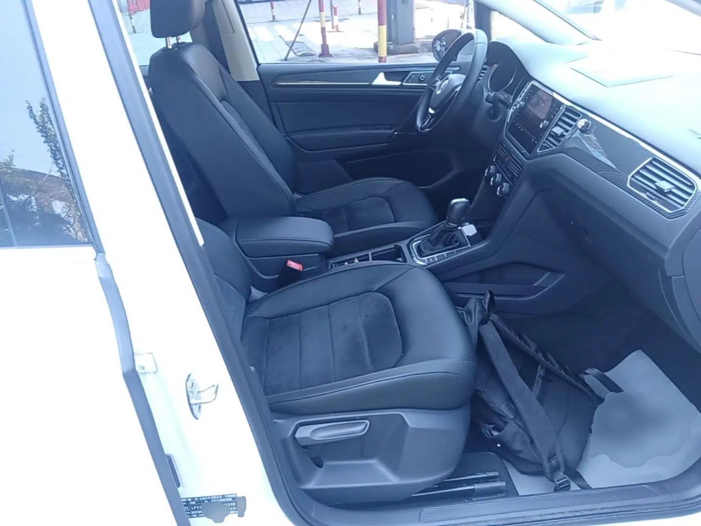 Volkswagen Golf Sportsvan 2016 280TSI Automatic Luxury Model — миниатюра 26