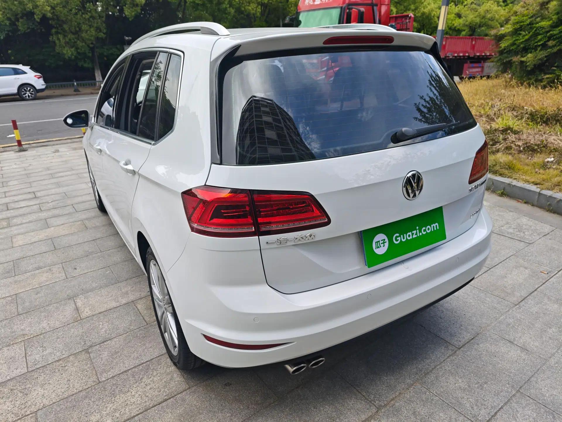 Volkswagen Golf Sportsvan 2016 280TSI Automatic Luxury Model — миниатюра 5