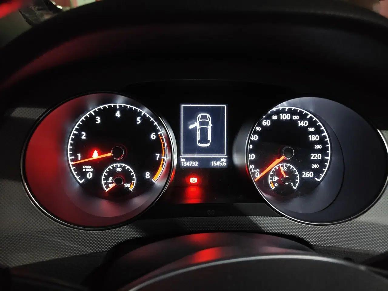 Volkswagen Golf Sportsvan 2016 230TSI Manual Entry-Level Trim — миниатюра 12