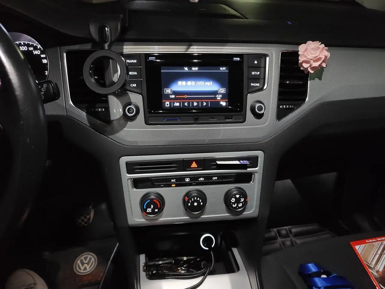 Volkswagen Golf Sportsvan 2016 230TSI Manual Entry-Level Trim — миниатюра 14