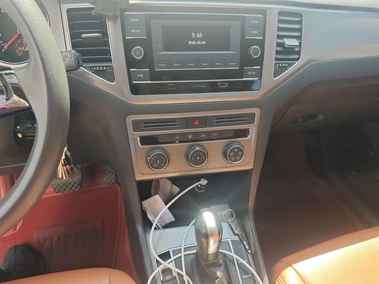 Volkswagen Golf Sportsvan 2018 1.6L Automatic Comfort Model — миниатюра 14