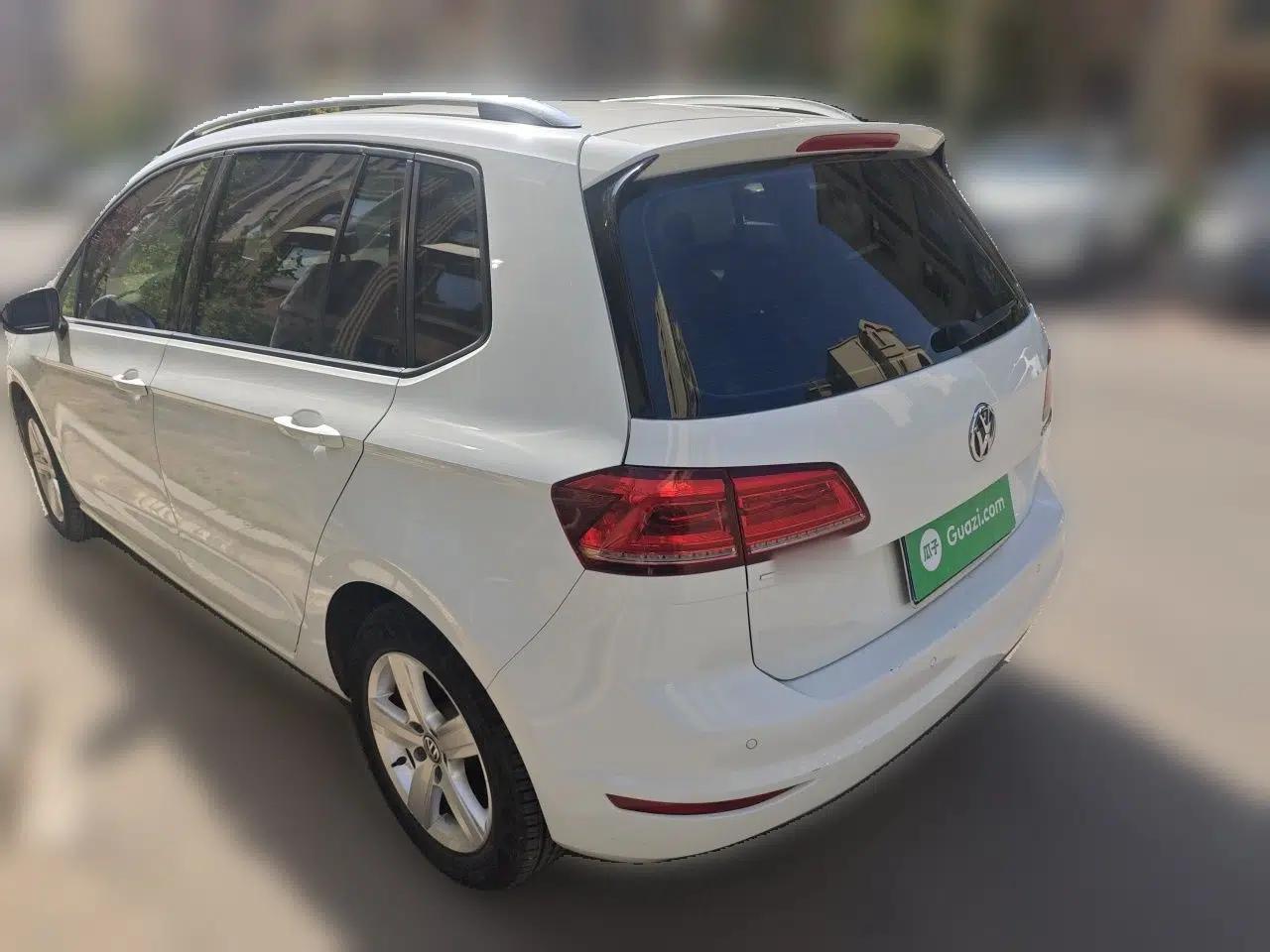 Volkswagen Golf Sportsvan 2018 1.6L Automatic Comfort Model — миниатюра 4