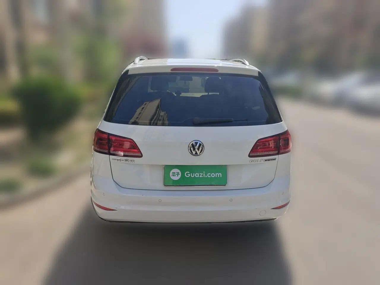 Volkswagen Golf Sportsvan 2018 1.6L Automatic Comfort Model — миниатюра 5