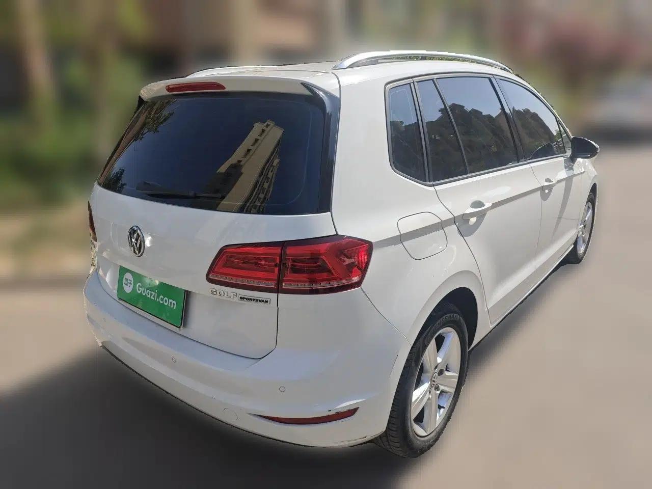 Volkswagen Golf Sportsvan 2018 1.6L Automatic Comfort Model — миниатюра 6