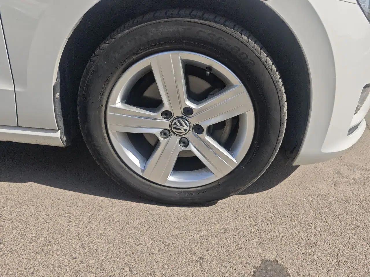 Volkswagen Golf Sportsvan 2018 1.6L Automatic Comfort Model — миниатюра 8
