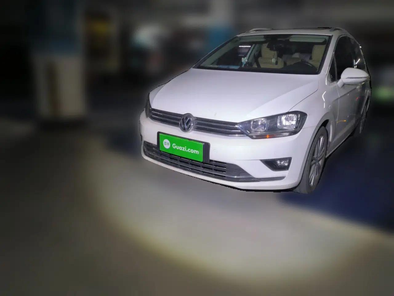 Volkswagen Golf Sportsvan 2016 230TSI Automatic Luxury Version — миниатюра 1