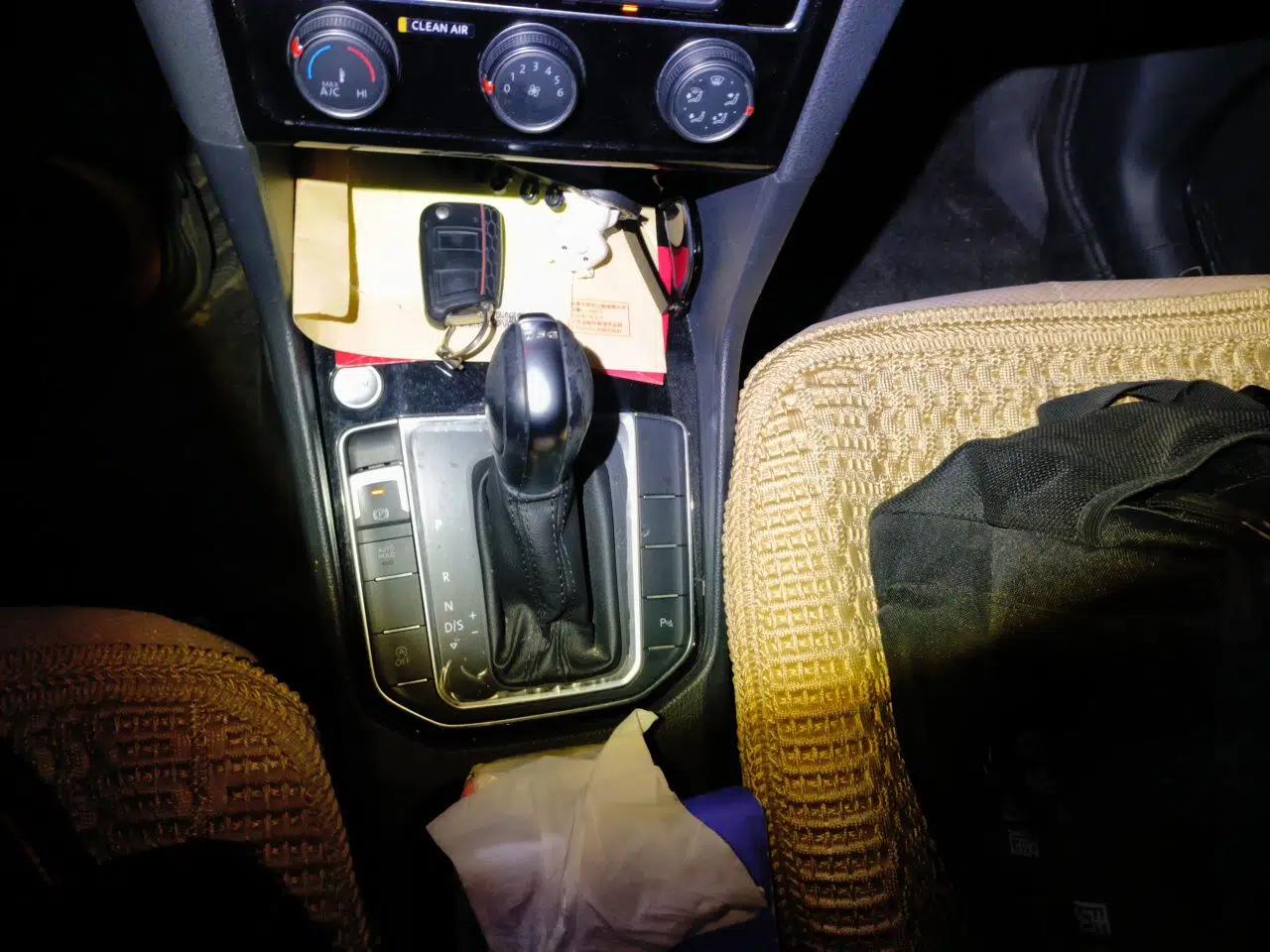 Volkswagen Golf Sportsvan 2016 230TSI Automatic Luxury Version — миниатюра 15