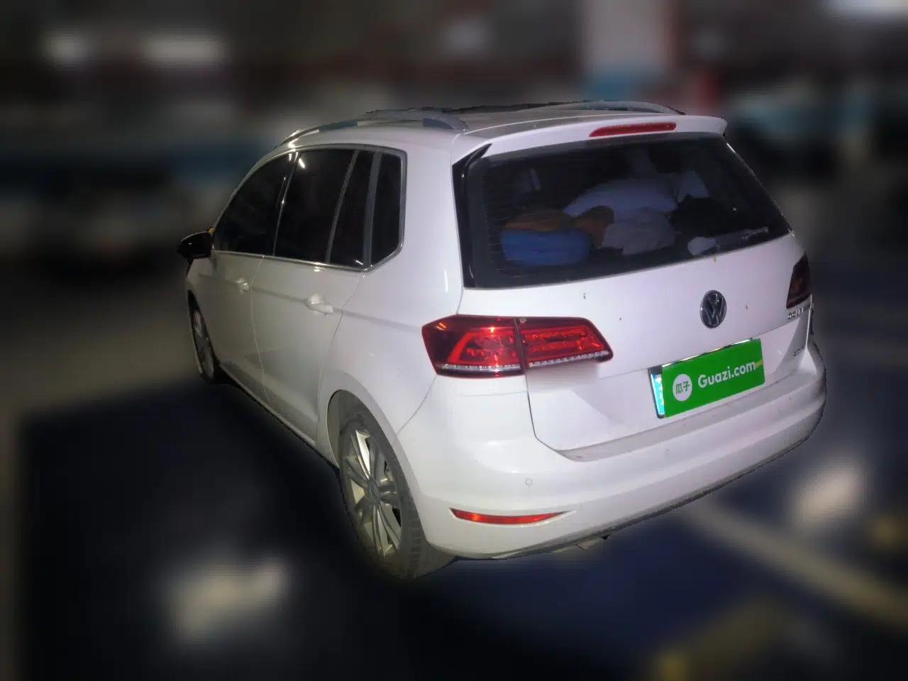 Volkswagen Golf Sportsvan 2016 230TSI Automatic Luxury Version — миниатюра 4