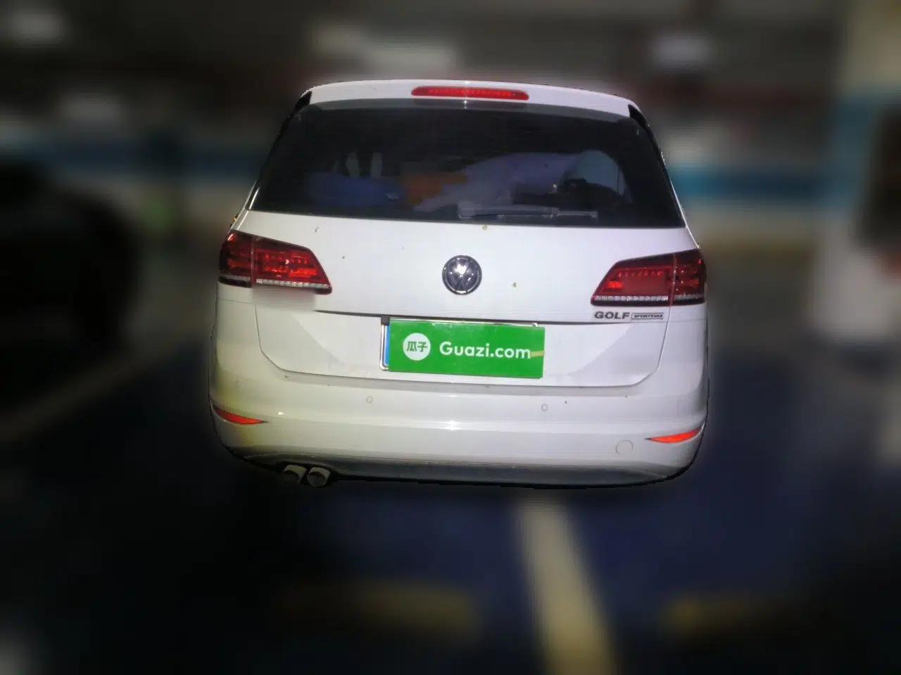 Volkswagen Golf Sportsvan 2016 230TSI Automatic Luxury Version — миниатюра 5