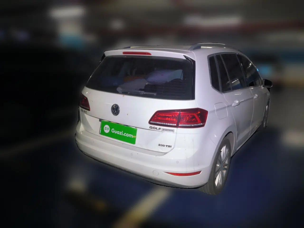 Volkswagen Golf Sportsvan 2016 230TSI Automatic Luxury Version — миниатюра 6