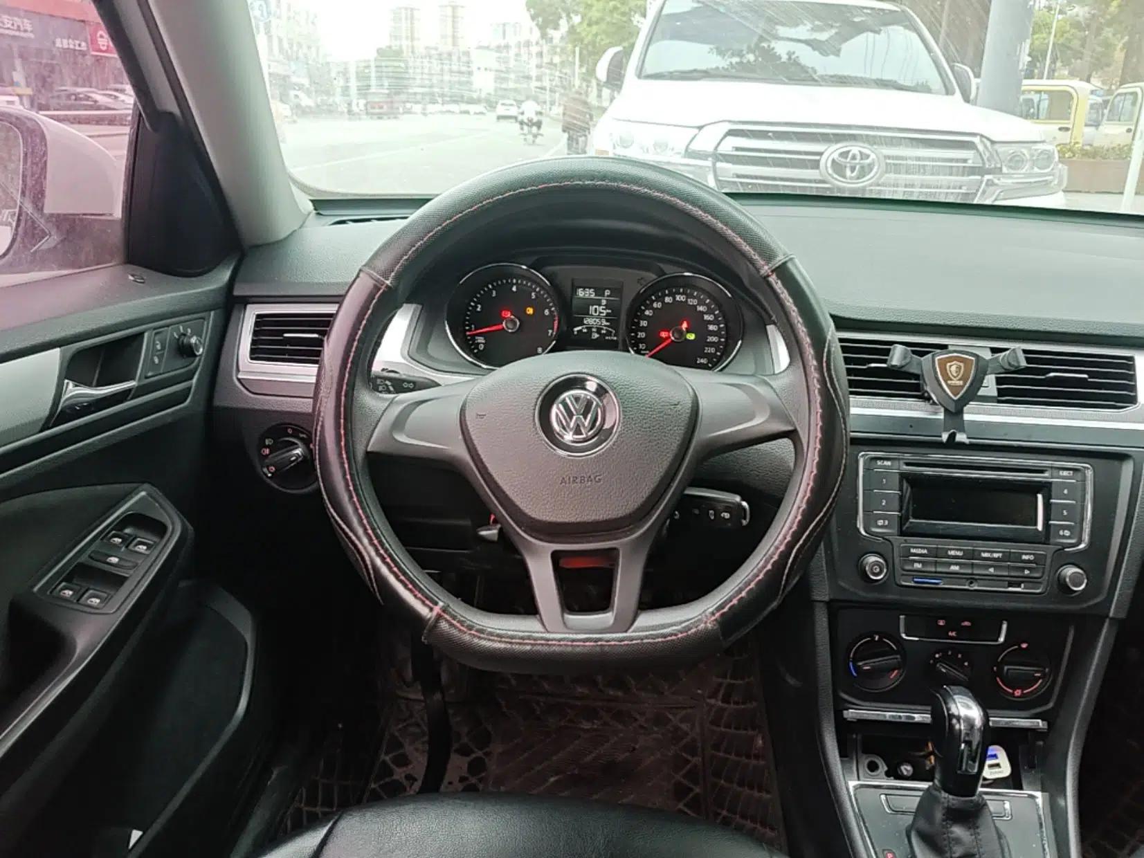 Volkswagen C-TREK 2018 1.5L Automatic Fashion Model — миниатюра 14