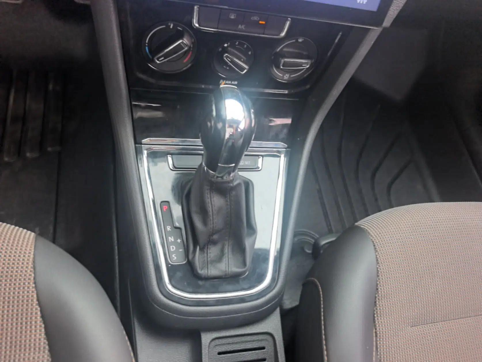 Volkswagen C-TREK 2017 1.6L Automatic Comfort Model — миниатюра 17