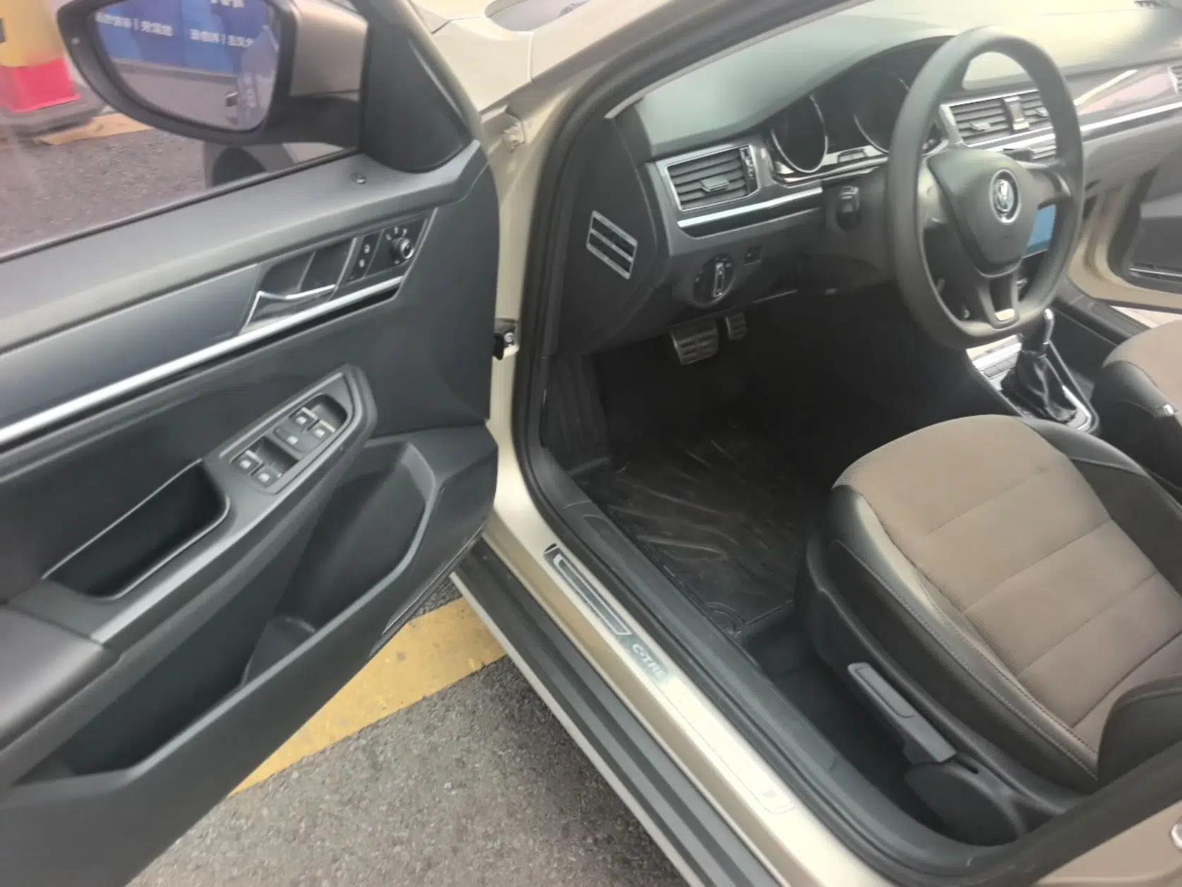 Volkswagen C-TREK 2017 1.6L Automatic Comfort Model — миниатюра 19