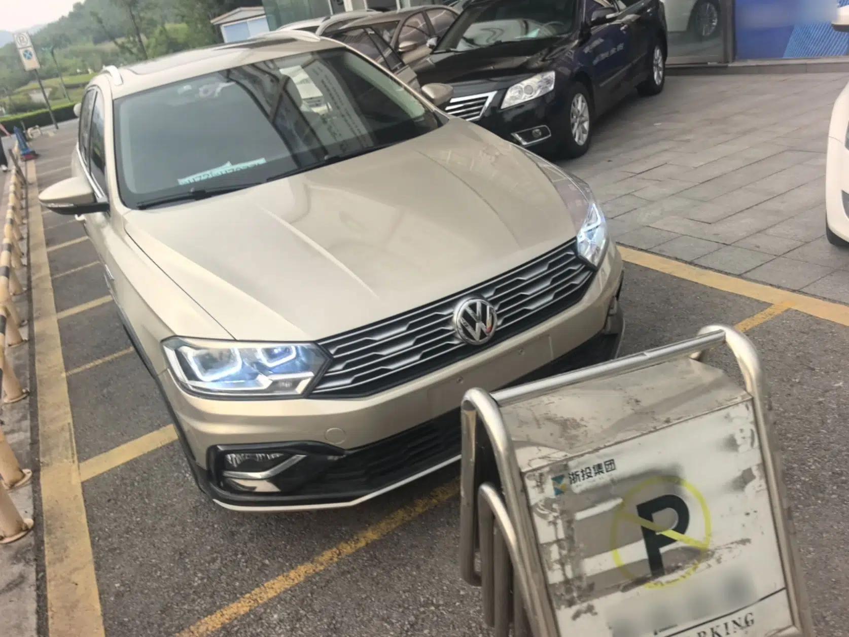 Volkswagen C-TREK 2017 1.6L Automatic Comfort Model — миниатюра 3