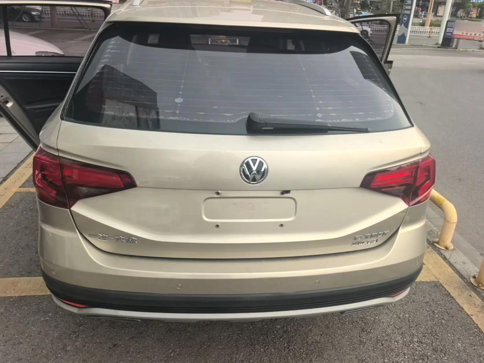 Volkswagen C-TREK 2017 1.6L Automatic Comfort Model — миниатюра 5