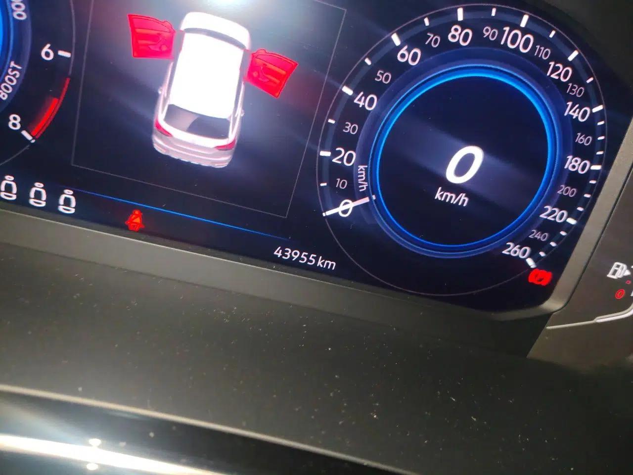 Volkswagen Tayron GTE Plug-in Hybrid 2020 1.4T Luxury Model — миниатюра 13