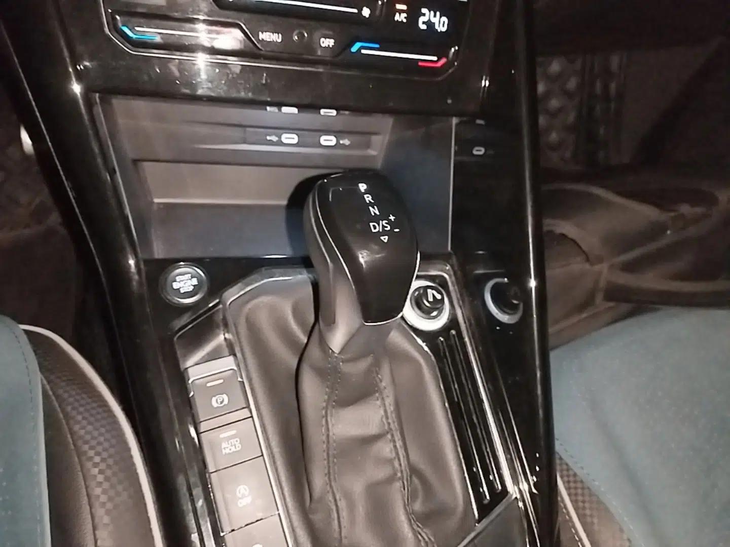 Volkswagen Tayron X 2020 330TSI Two-Wheel Drive Luxury Smart Connectivity Version — миниатюра 17