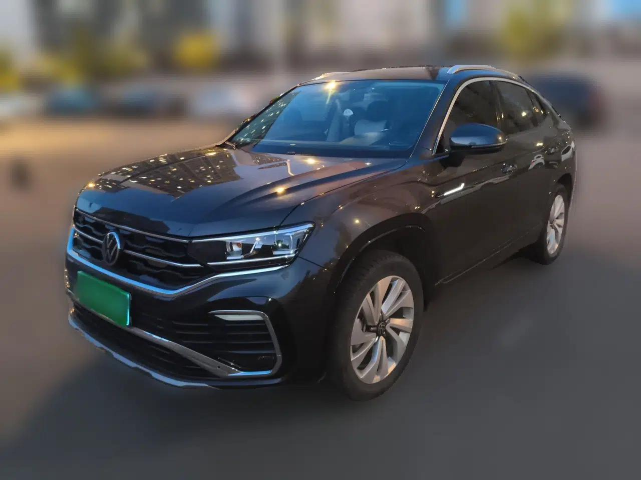 Volkswagen Tayron X 2020 330TSI Two-Wheel Drive Luxury Smart Connectivity Version — миниатюра 1