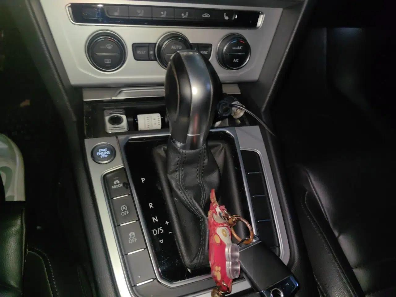 Volkswagen Variant 2016 380TSI Two-Wheel-Drive Style Edition — миниатюра 15