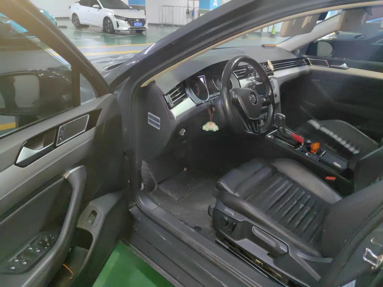 Volkswagen Variant 2016 380TSI Two-Wheel-Drive Style Edition — миниатюра 17