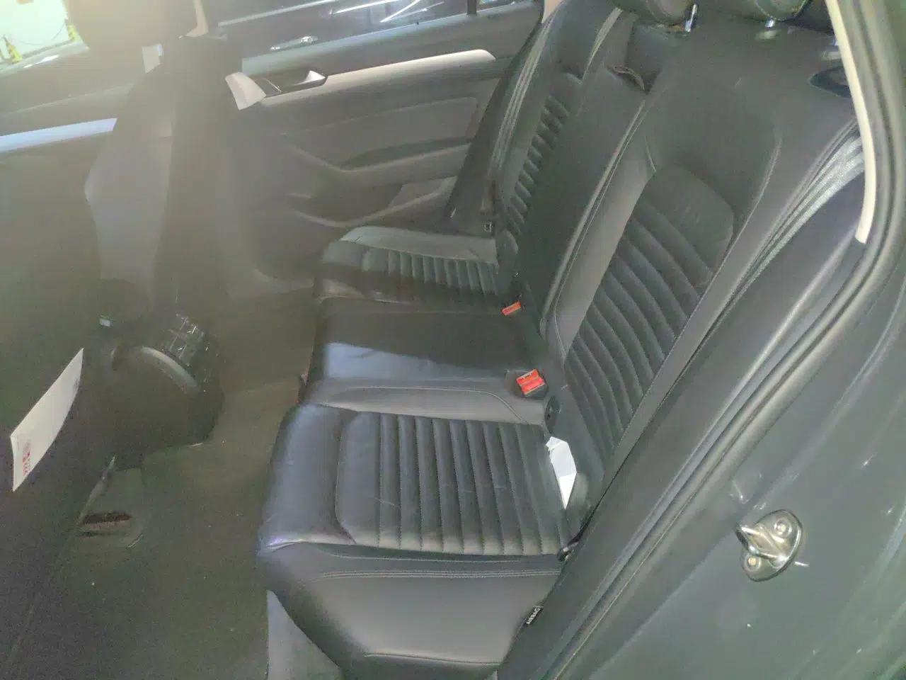 Volkswagen Variant 2016 380TSI Two-Wheel-Drive Style Edition — миниатюра 18