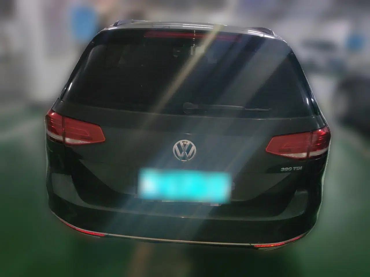 Volkswagen Variant 2016 380TSI Two-Wheel-Drive Style Edition — миниатюра 5