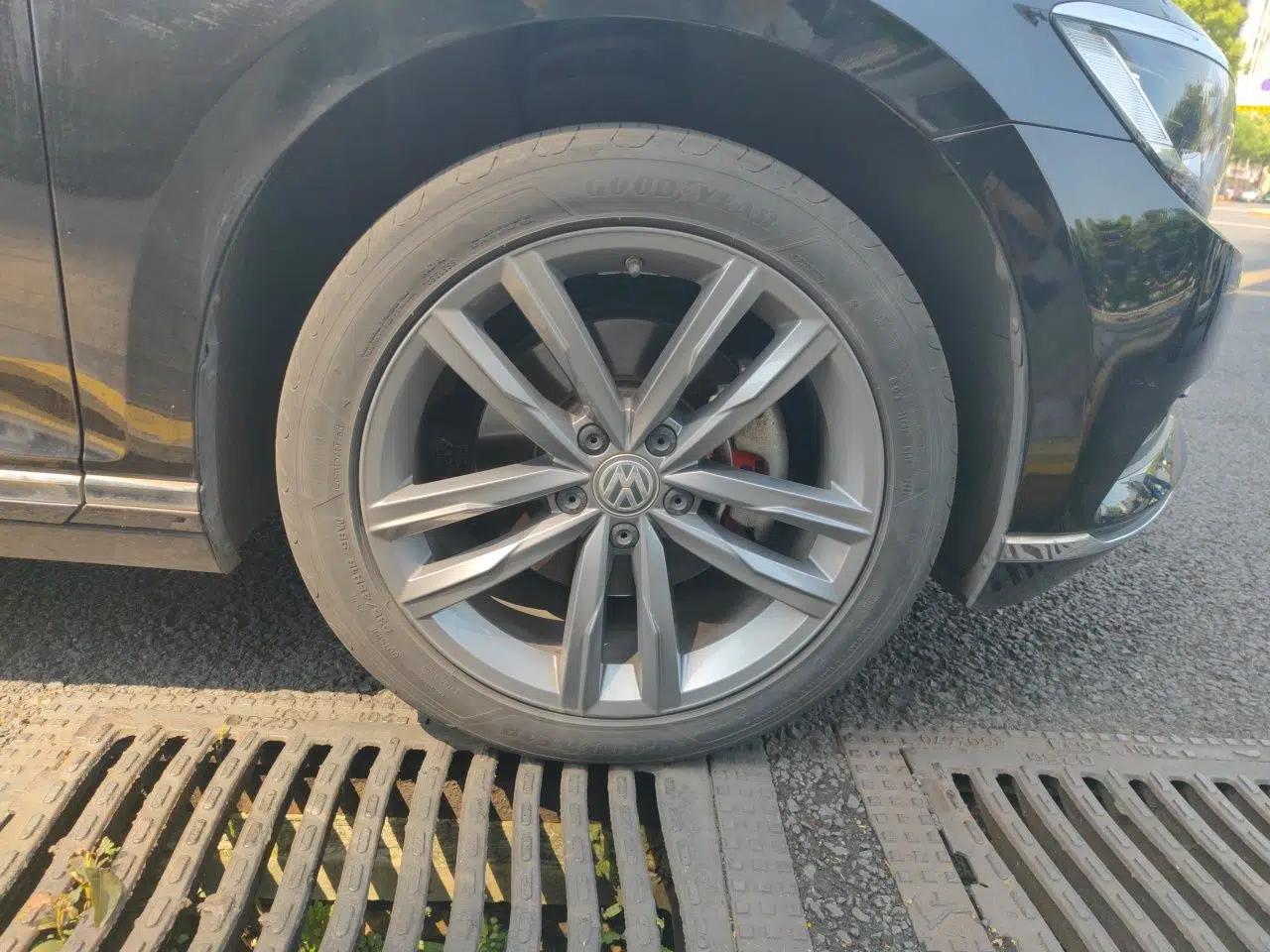 Volkswagen Variant 2018 380TSI Two-Wheel Drive R-Line Version — миниатюра 8