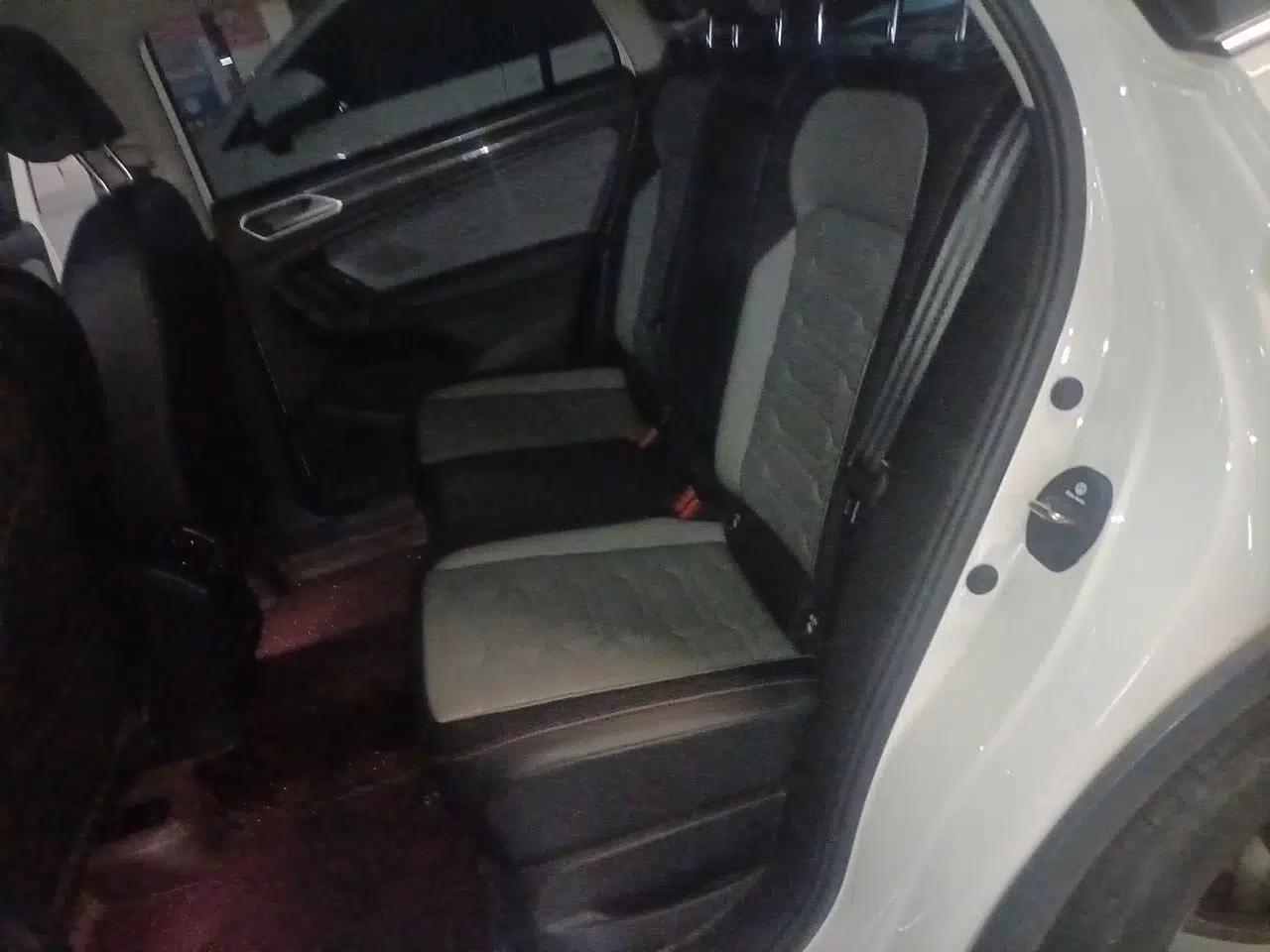 Volkswagen Tiguan X 2022 330TSI Two-Wheel-Drive Flagship Edition — миниатюра 18