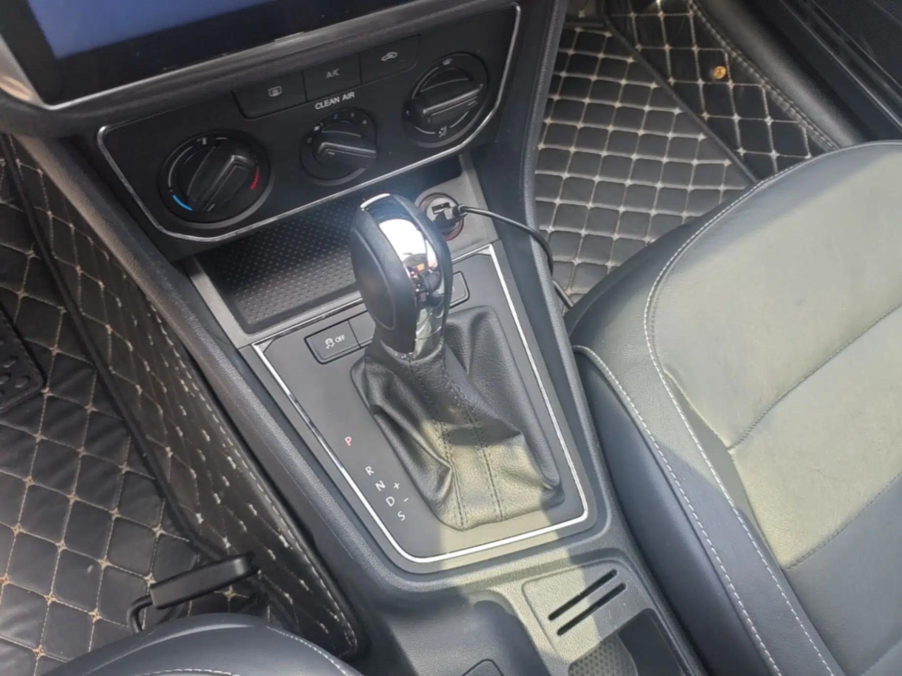 Volkswagen Gran Lavida 2015 1.6L Automatic Comfort Edition — миниатюра 17