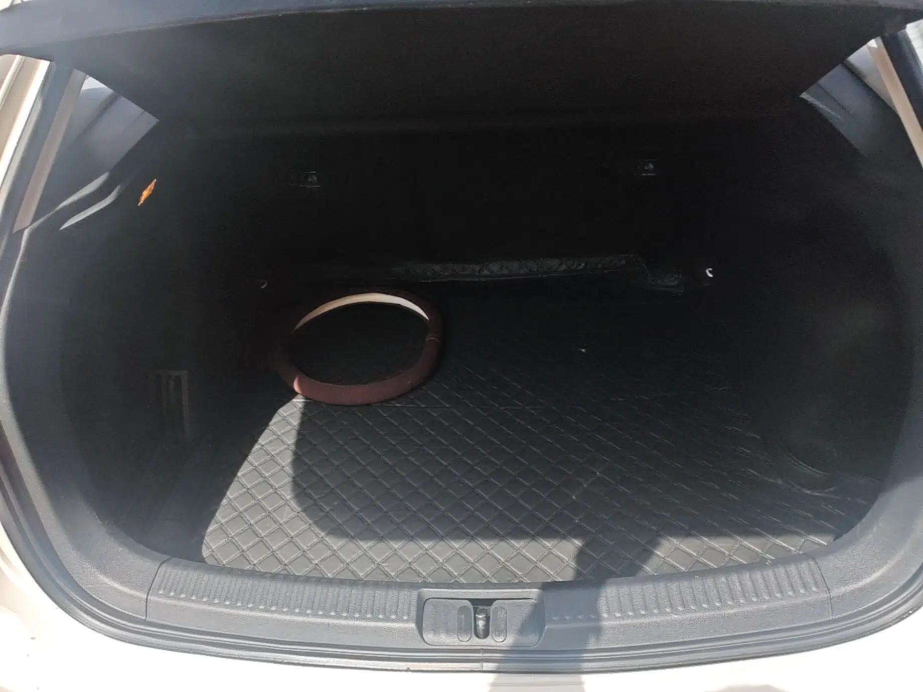 Volkswagen Gran Lavida 2015 1.6L Automatic Comfort Edition — миниатюра 22