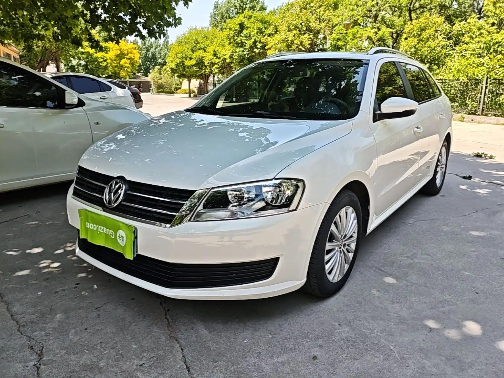 Volkswagen Gran Lavida 2013 1.6L Automatic Fashion Model — миниатюра 1