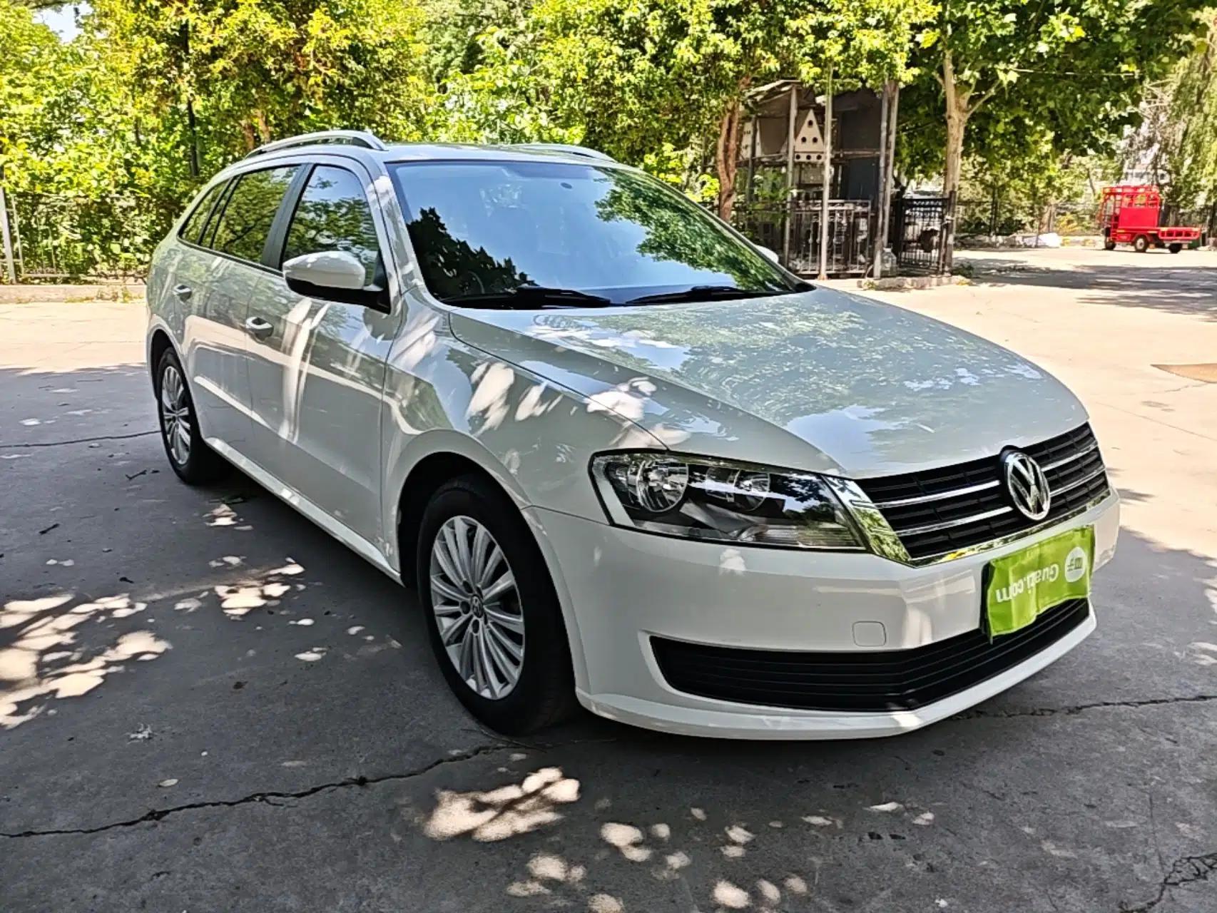 Volkswagen Gran Lavida 2013 1.6L Automatic Fashion Model — миниатюра 3