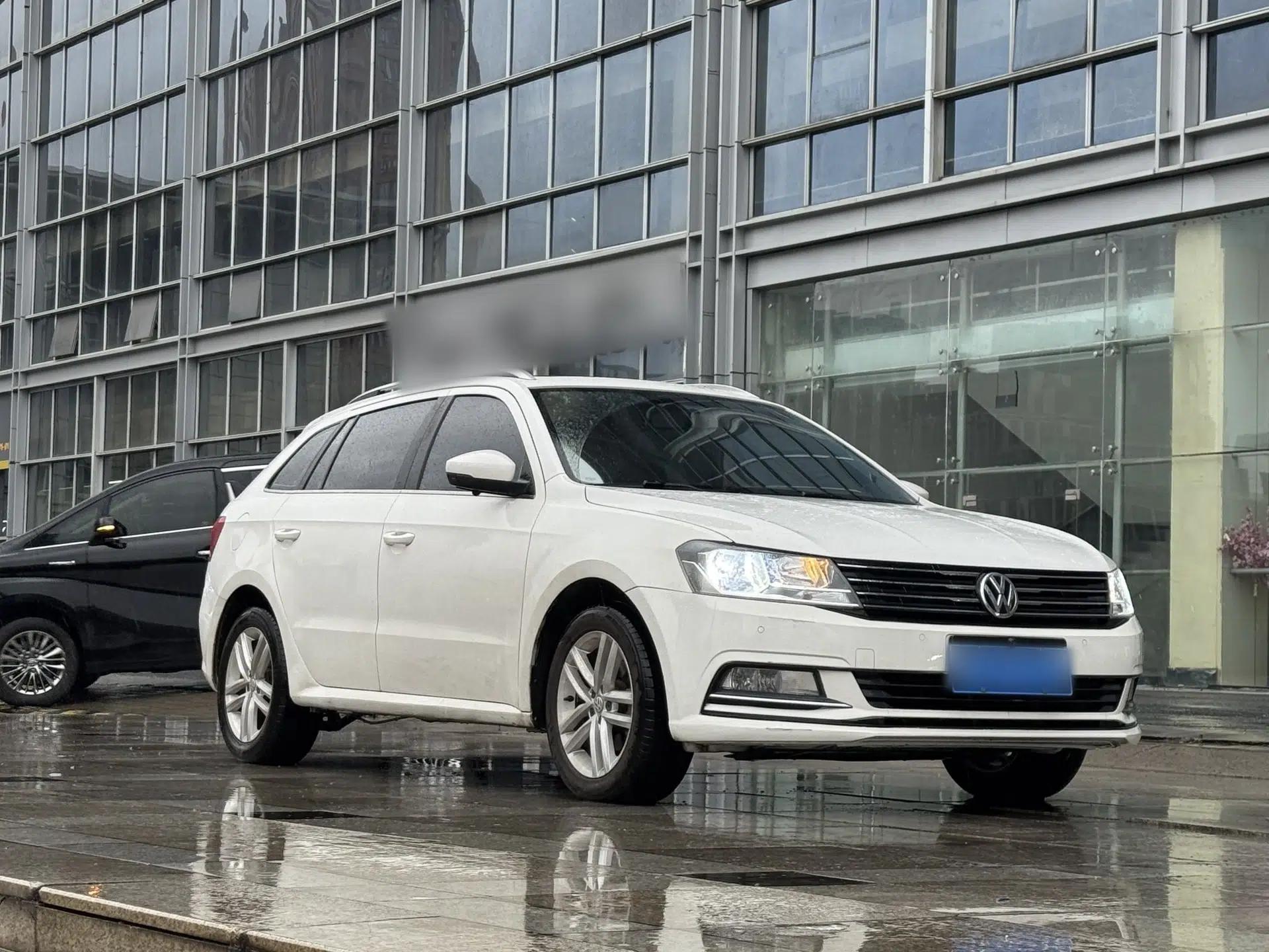 Volkswagen Gran Lavida 2015 1.6L Automatic Comfort Edition — миниатюра 3