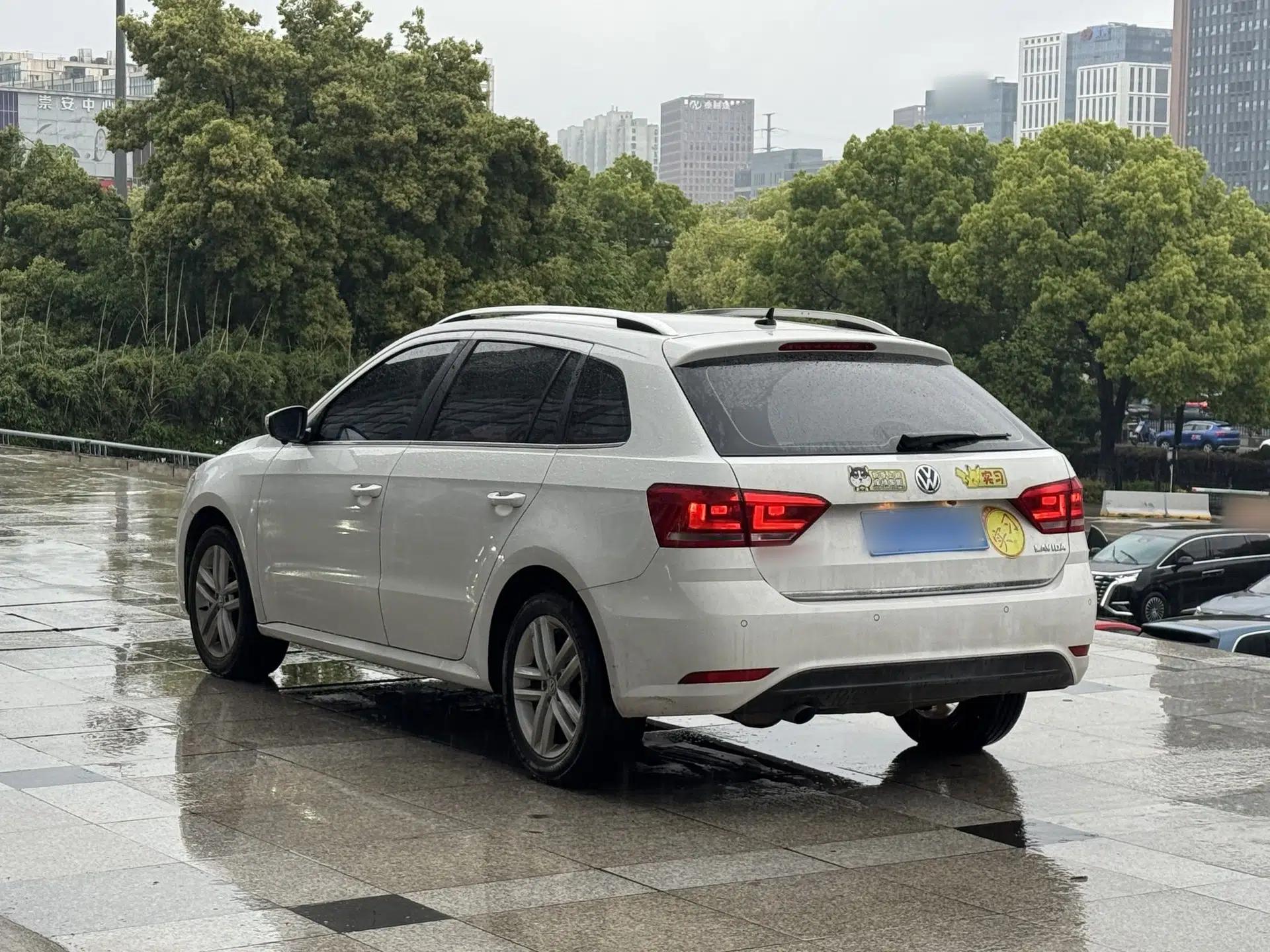 Volkswagen Gran Lavida 2015 1.6L Automatic Comfort Edition — миниатюра 4