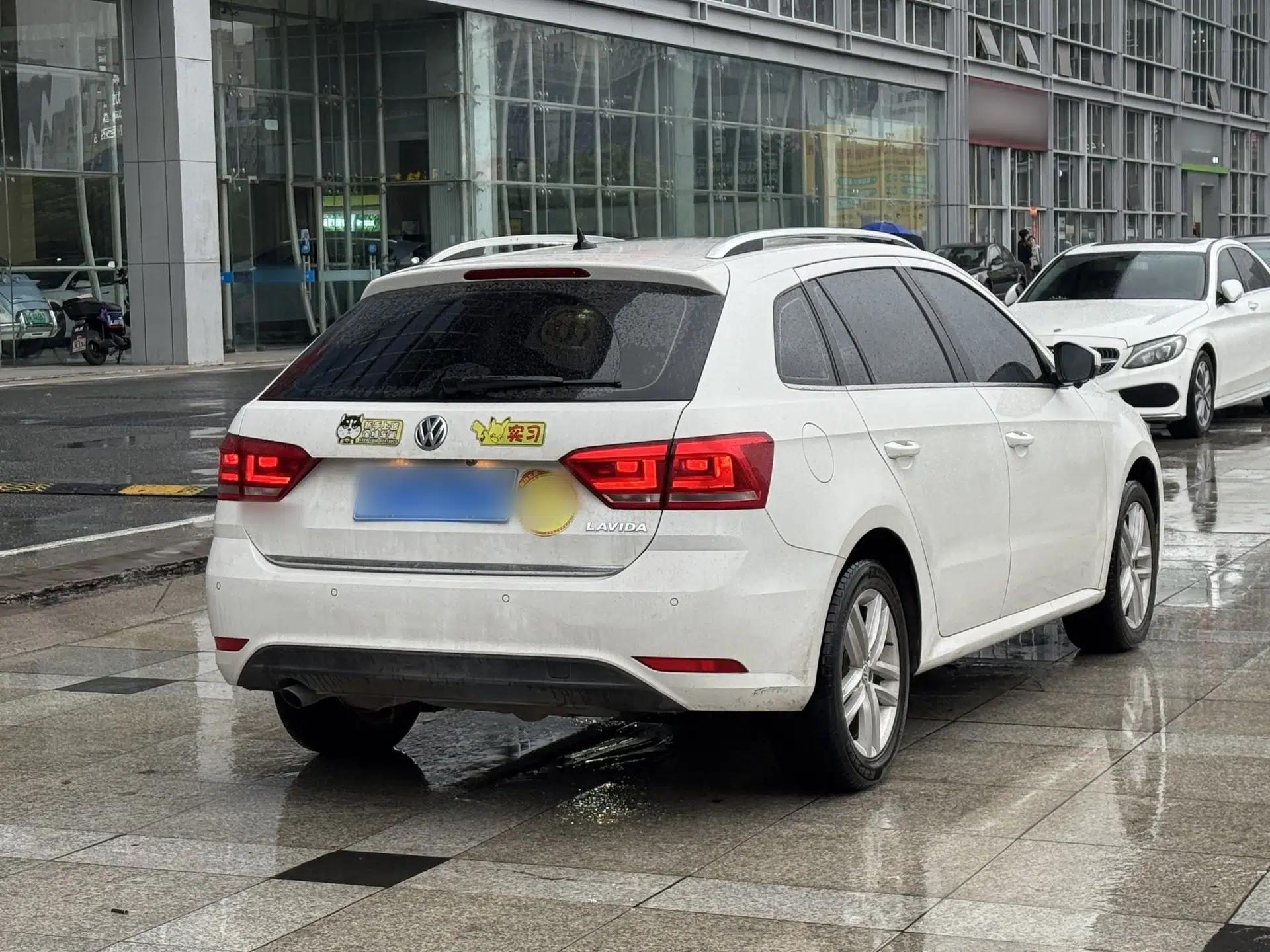 Volkswagen Gran Lavida 2015 1.6L Automatic Comfort Edition — миниатюра 6