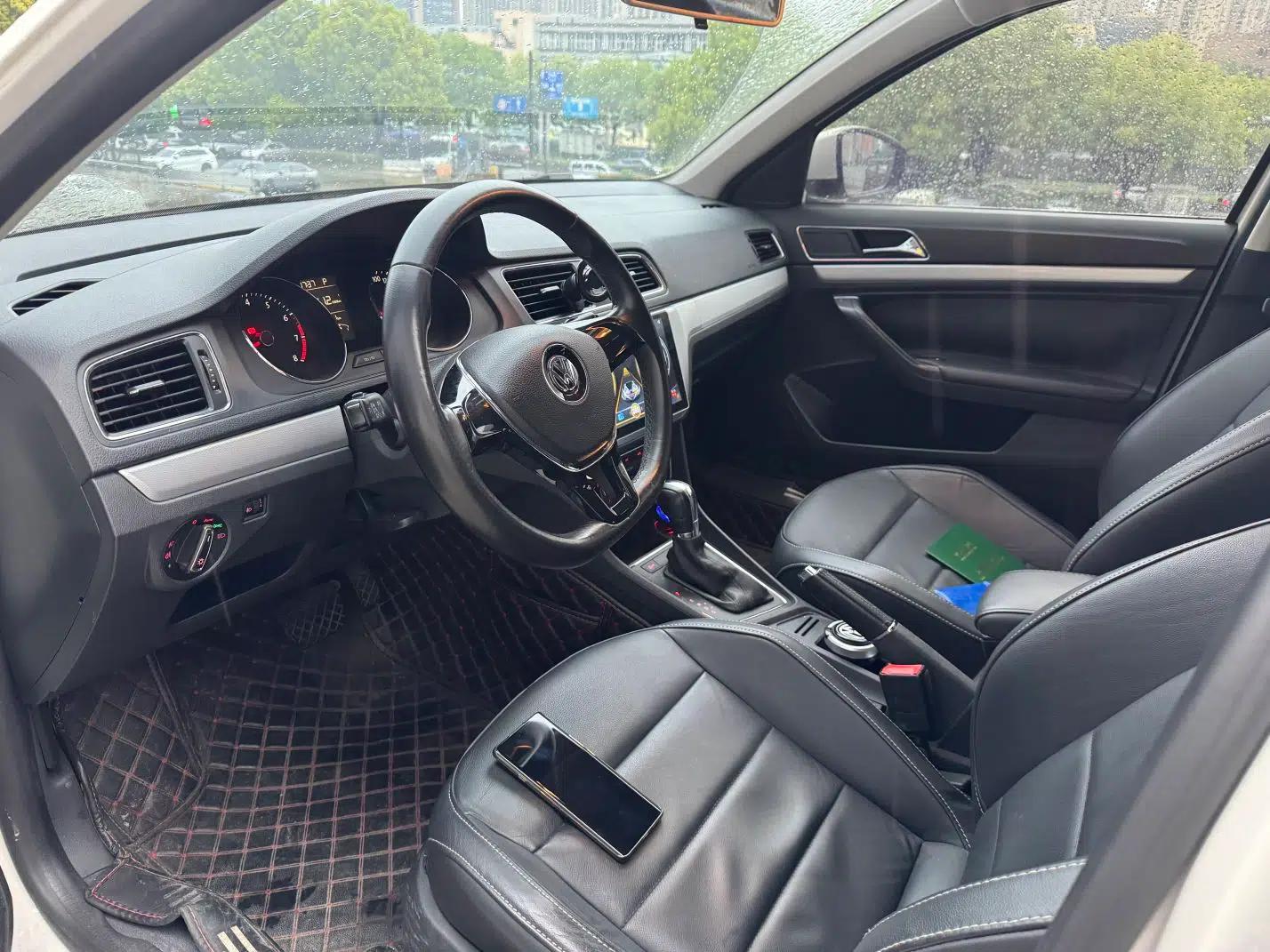 Volkswagen Gran Lavida 2015 1.6L Automatic Comfort Edition — миниатюра 9