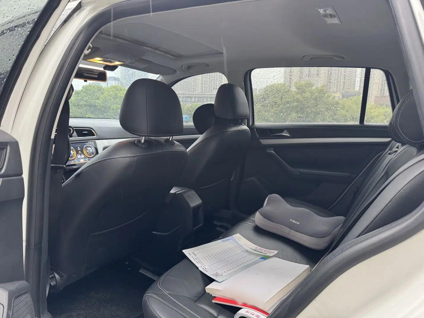 Volkswagen Gran Lavida 2015 1.6L Automatic Comfort Edition — миниатюра 10