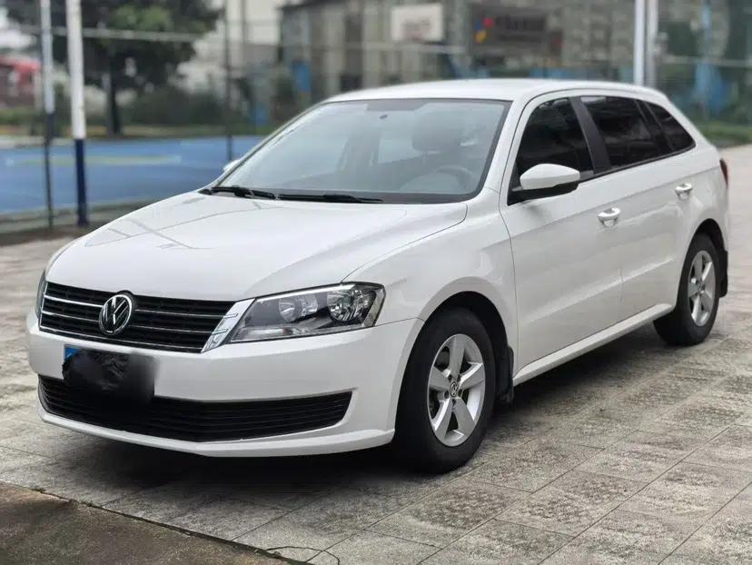 Volkswagen Gran Lavida 2013 1.6L Automatic Fashion Model — миниатюра 1